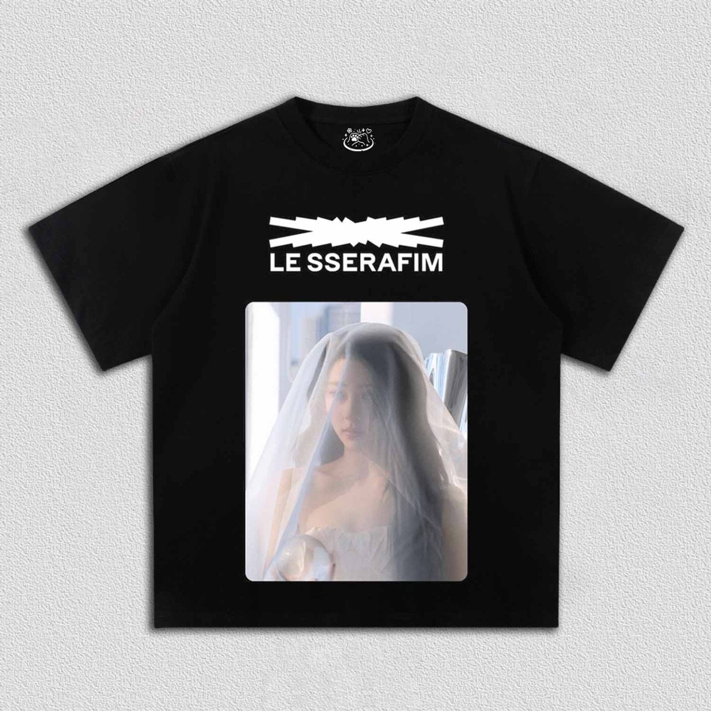 LE SSERAFIM Huh Yunjin TEE