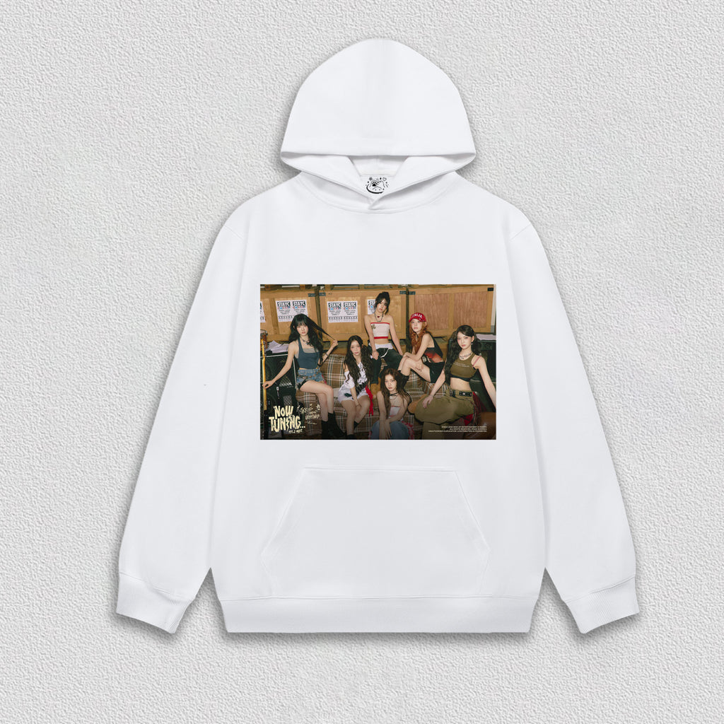 STAYC Now Tuning 111.2 MHz-2 HOODIES