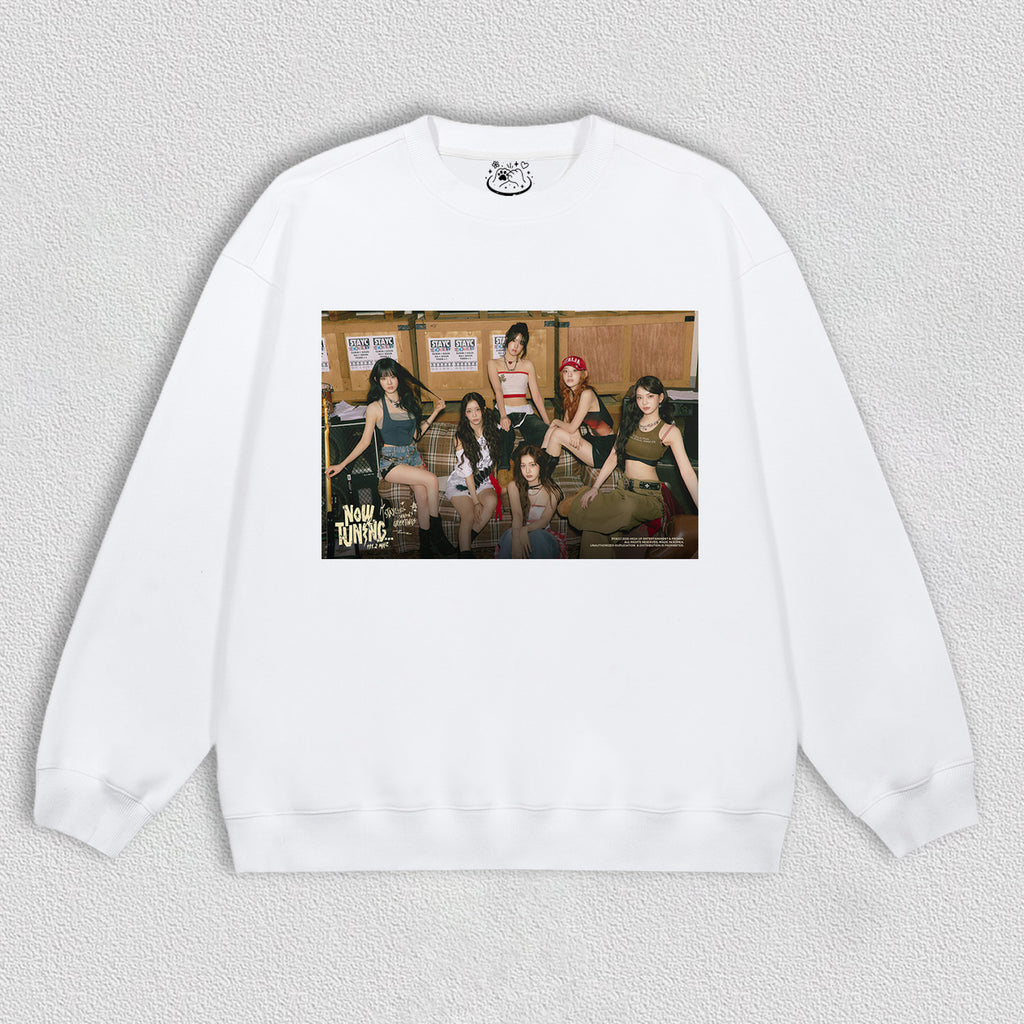 STAYC Now Tuning 111.2 MHz-2 HOODIES