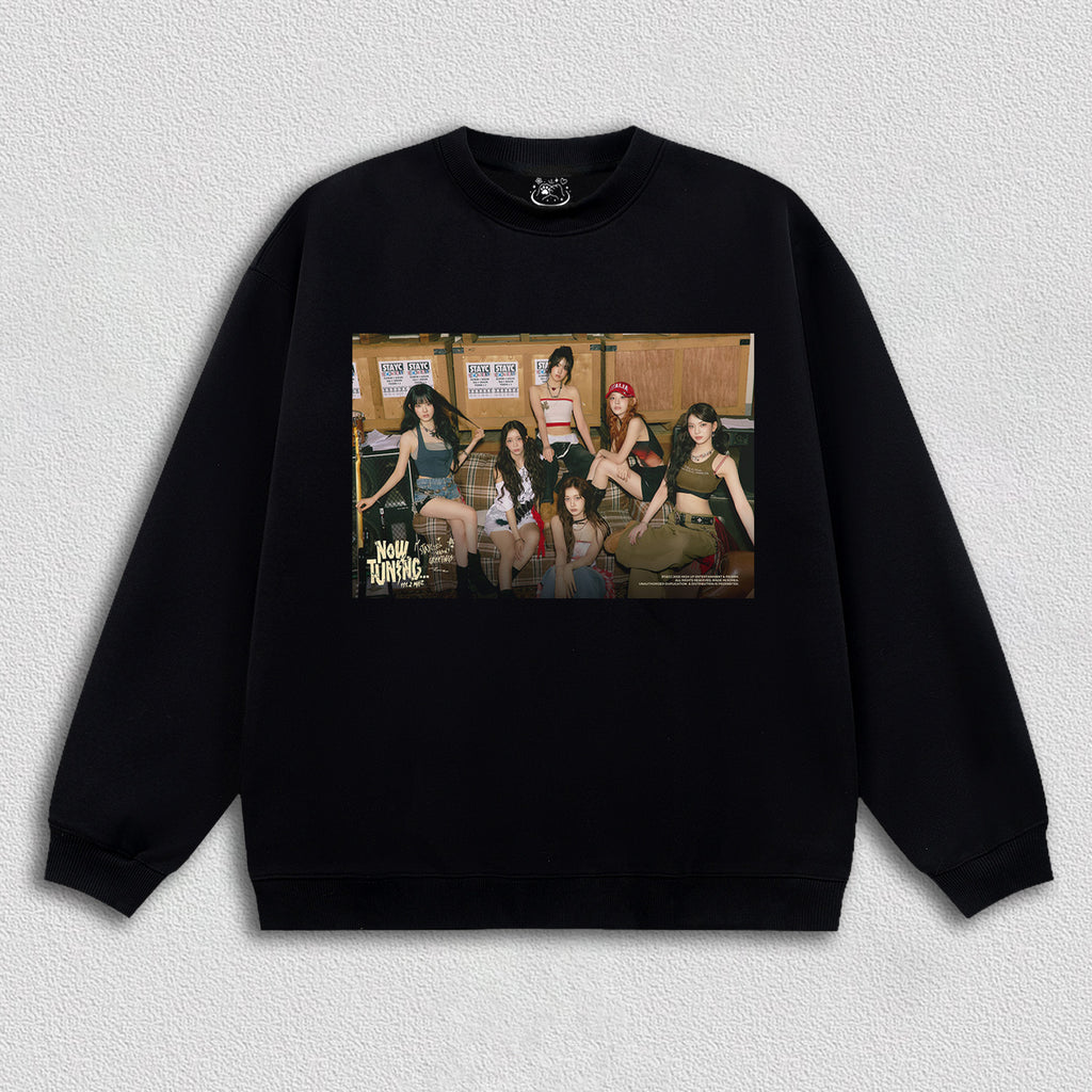 STAYC Now Tuning 111.2 MHz-2 HOODIES