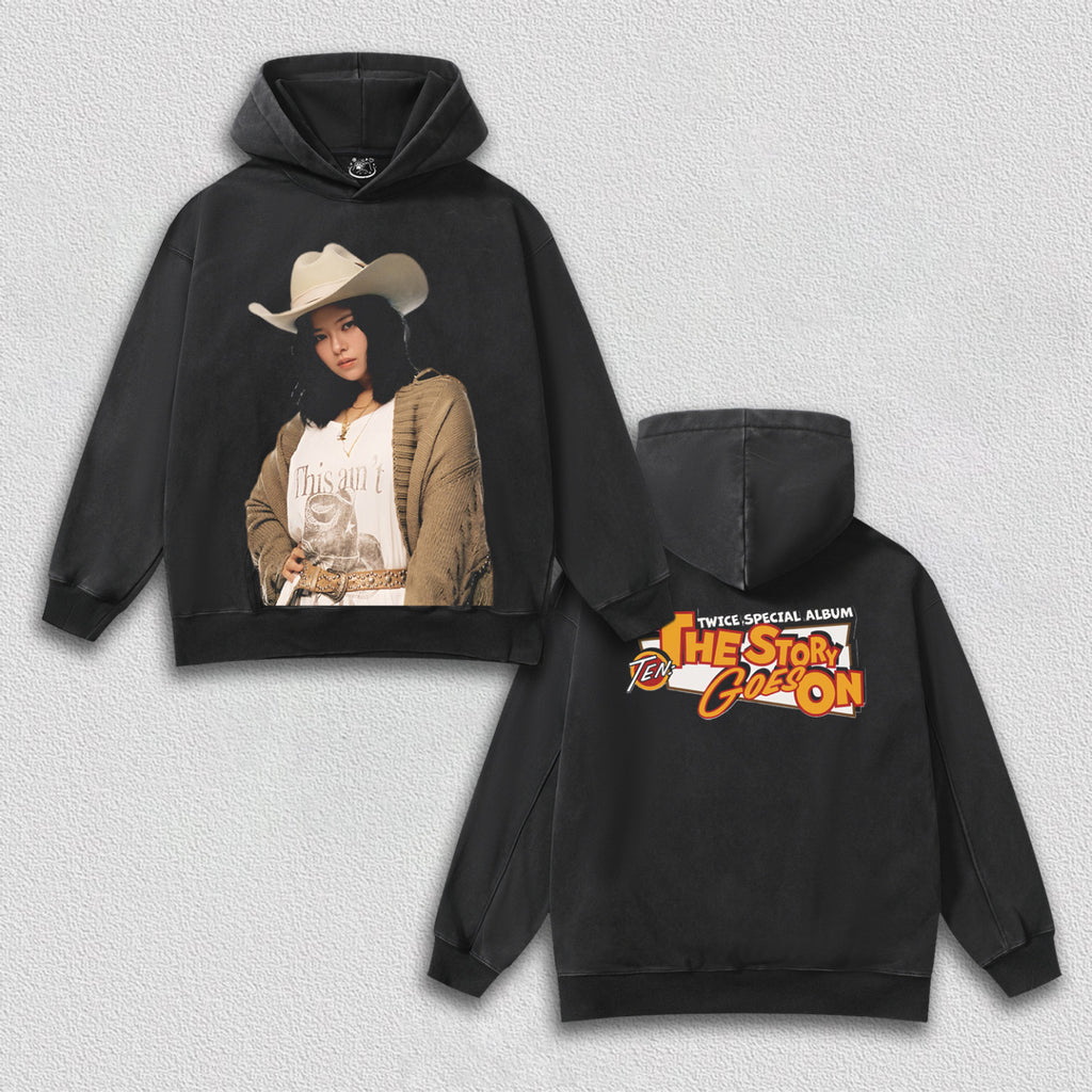 TWICE The Story Goes On V8