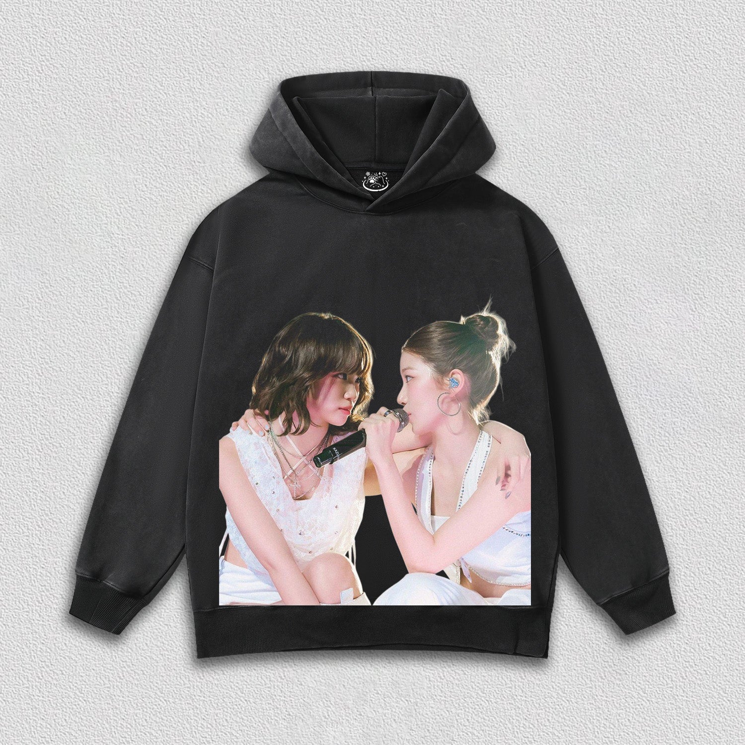 LE SSERAFIM chaewon and  kazuha