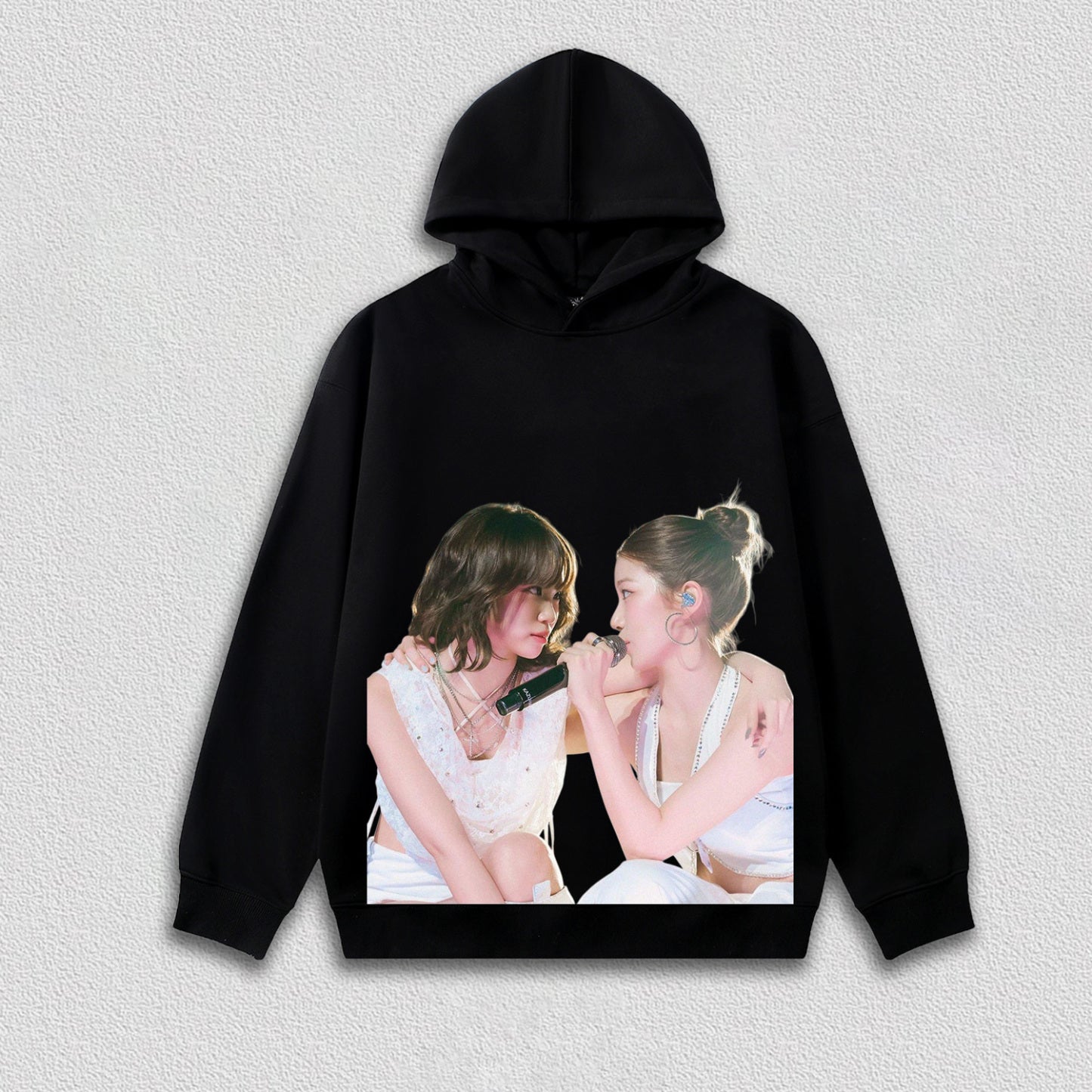 LE SSERAFIM chaewon and  kazuha