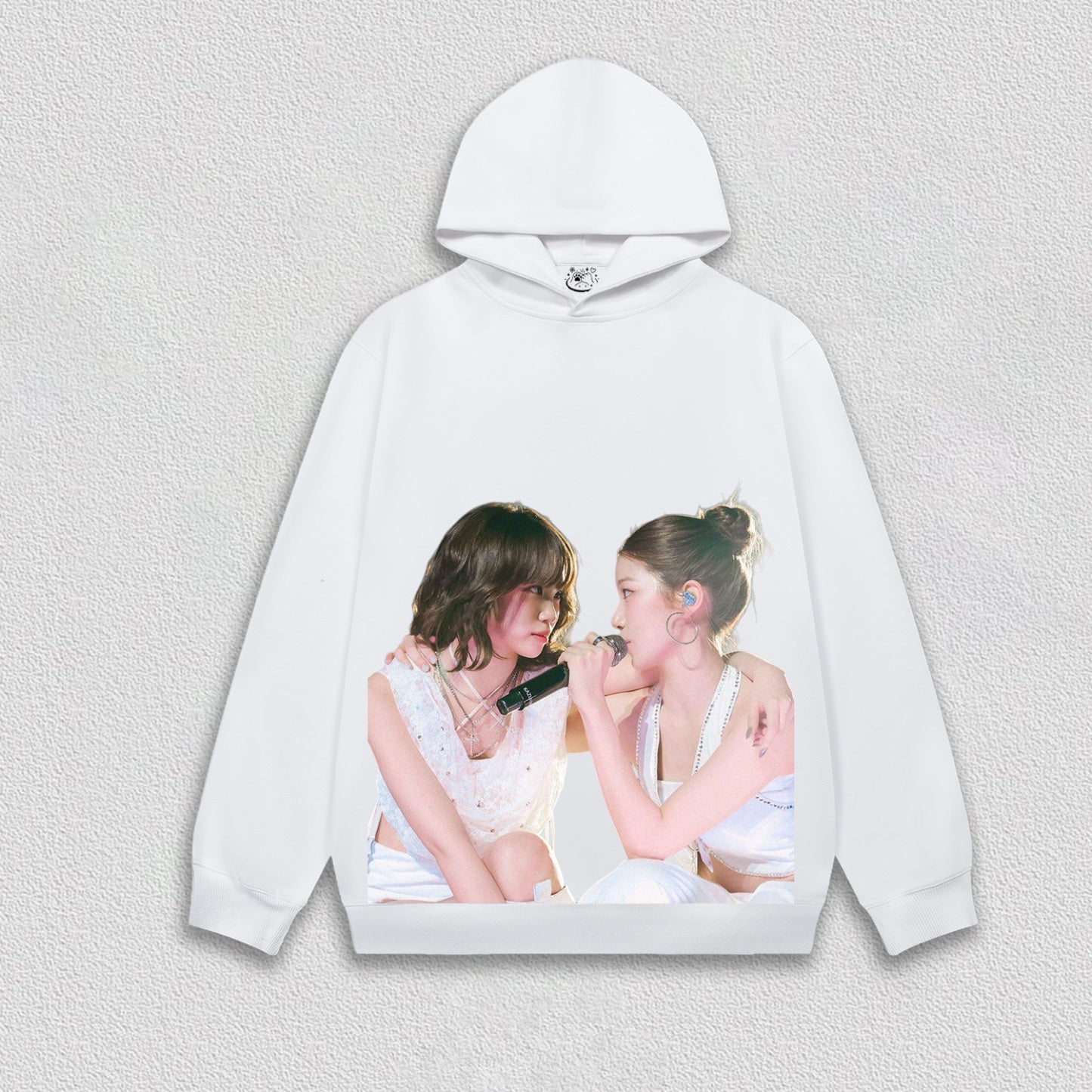 LE SSERAFIM chaewon and  kazuha