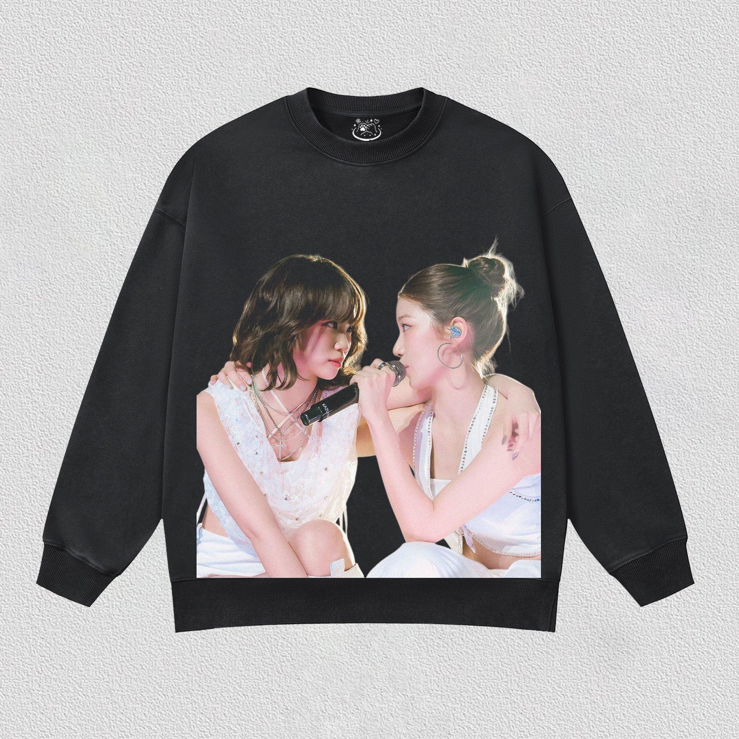 LE SSERAFIM chaewon and  kazuha